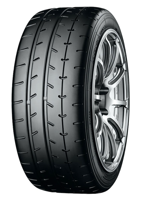 YOKOHAMA ADVAN A052 255/40 R18 99Y
