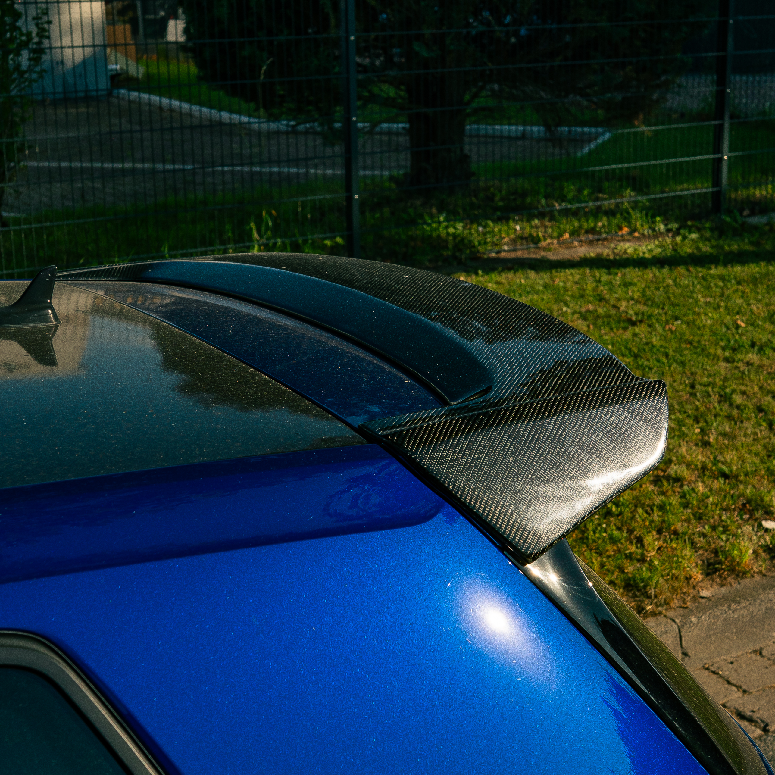 VW GOLF 7 TYP AU DACHKANTENSPOILER POLYBAUER F16 INKL. TGA (CARBON)